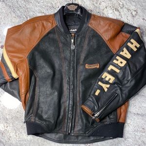 VINTAGE LEATHER HARLEY-DAVIDSON JACKET!